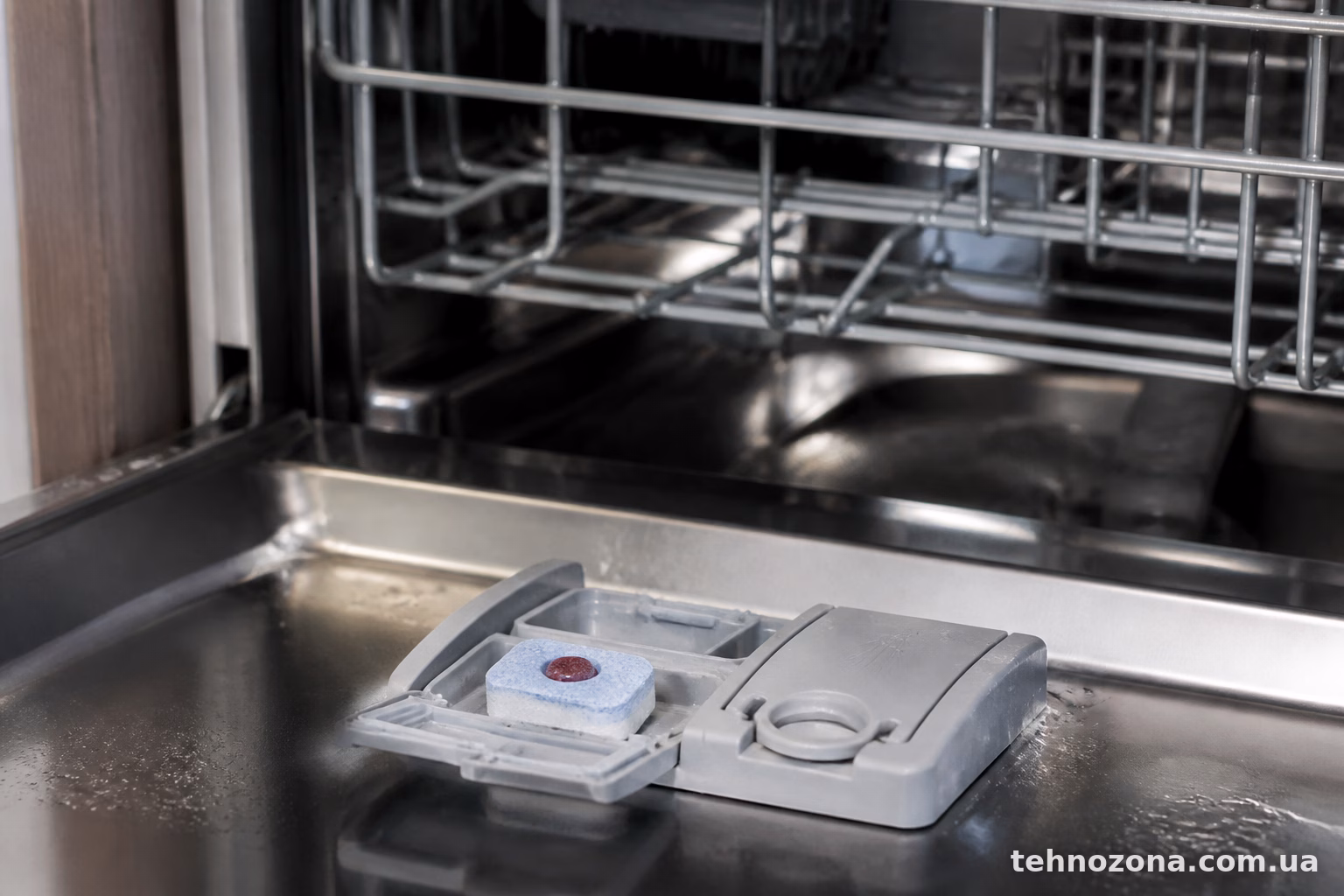 Bosch SMV4HCX19E не розчиняє таблетку